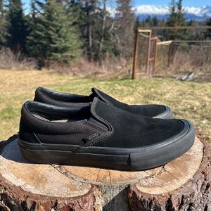 Vans slip ons suede monochrome all black Ultracush insole unisex men 8/women 9.5